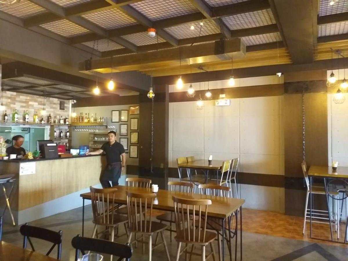 Ett Hometel Kalibo Exterior foto