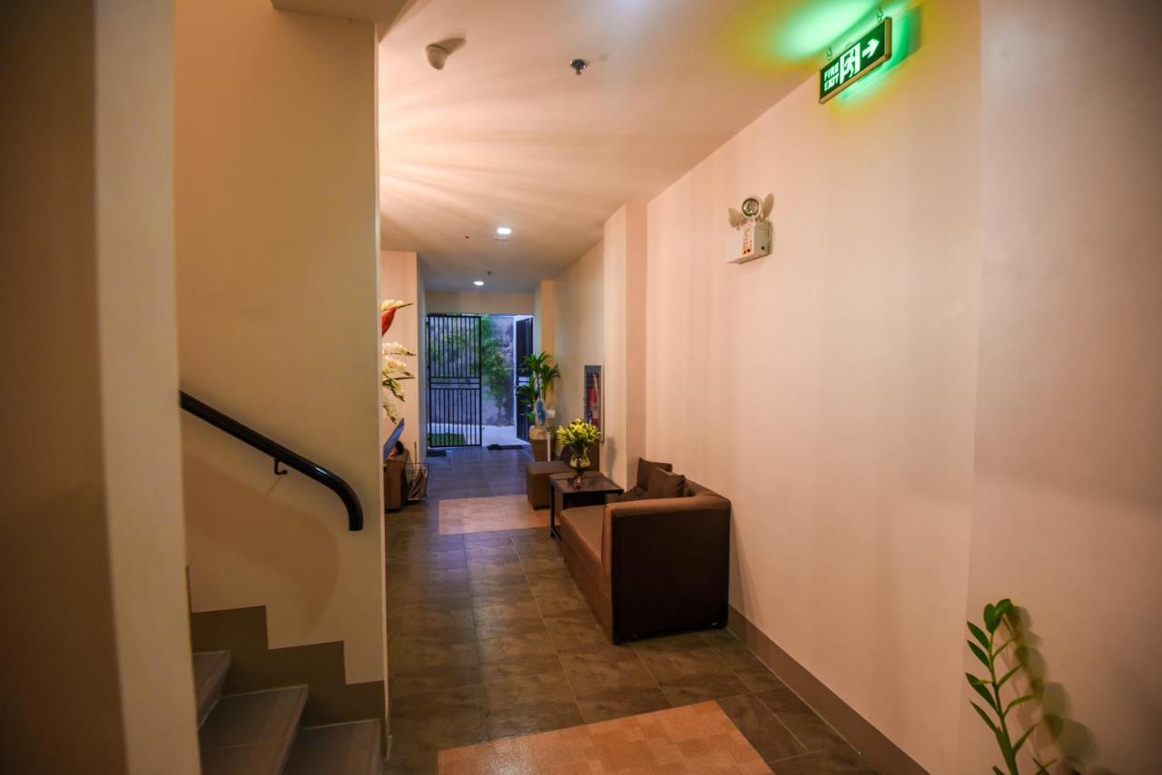 Ett Hometel Kalibo Exterior foto