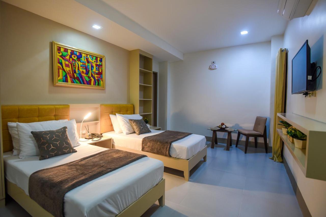 Ett Hometel Kalibo Exterior foto