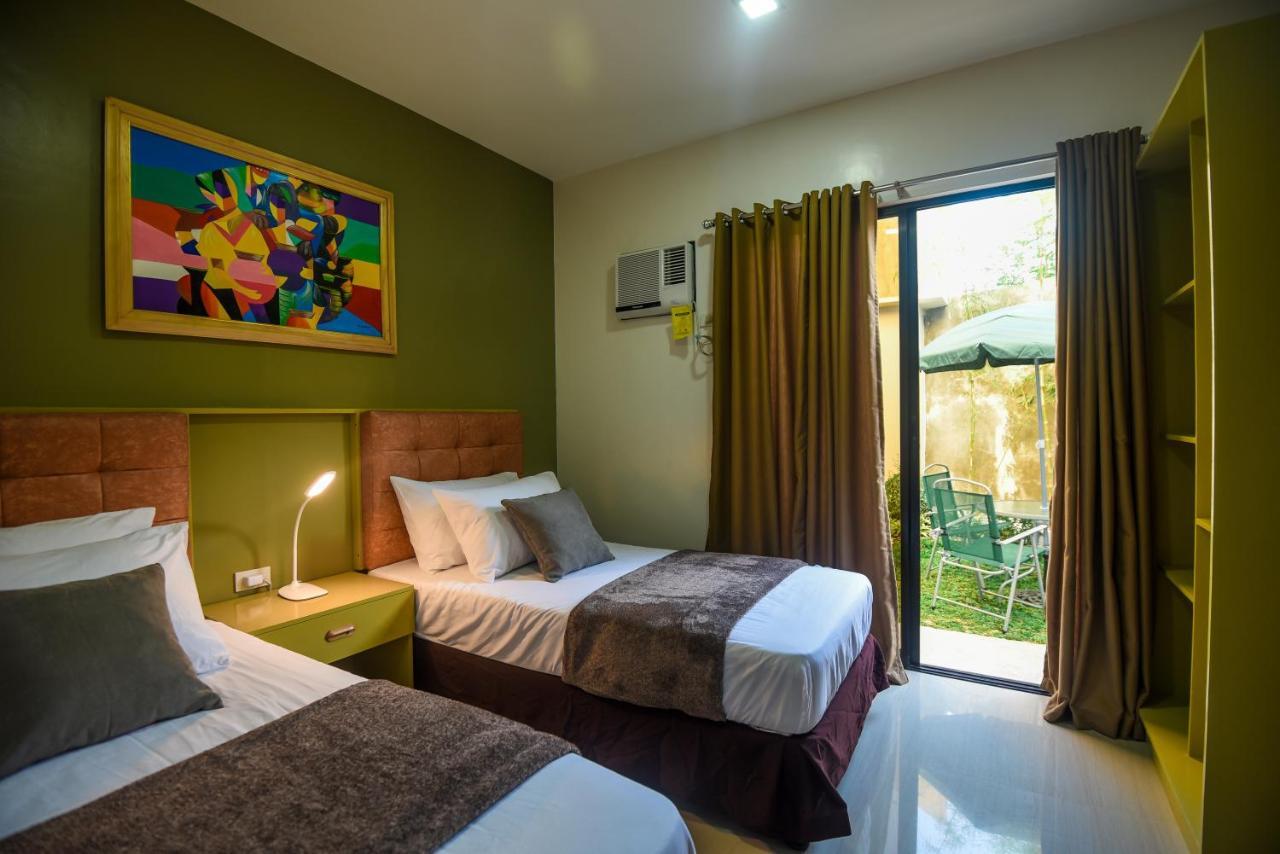 Ett Hometel Kalibo Exterior foto
